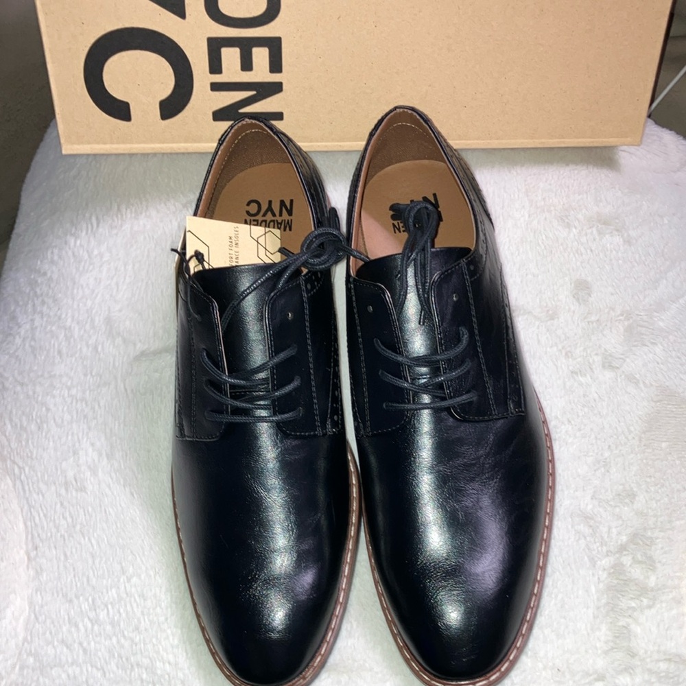 Black Oxford Dress Shoes with Smooth Leather and Classic Design - Picture 8 of 12